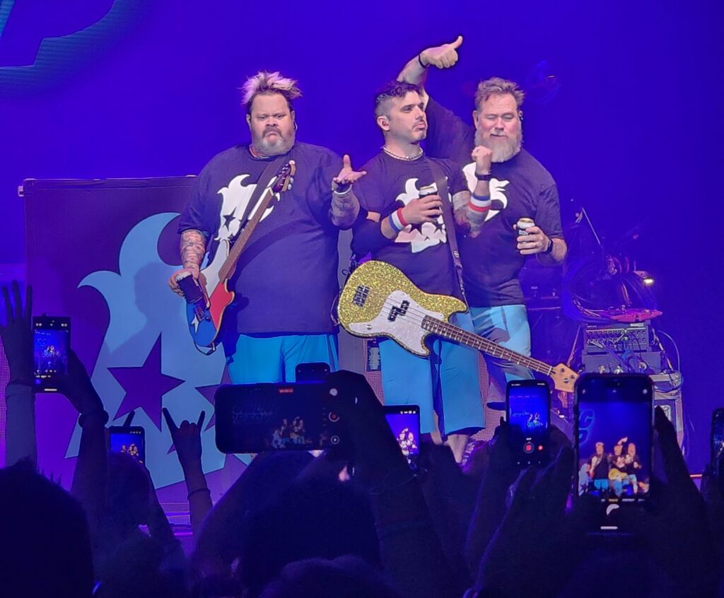 Bowling for Soup poses for the crowd